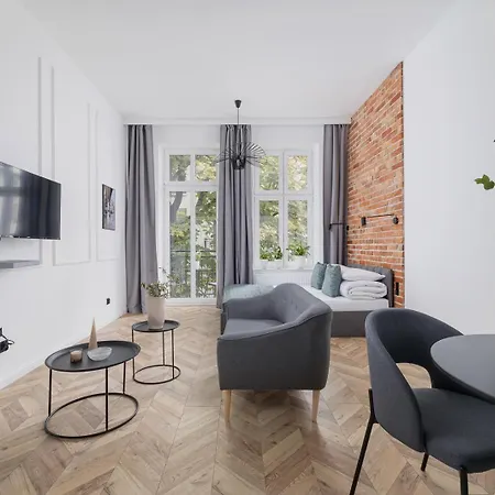 With Balcony - 41 Starowislna Street Краков