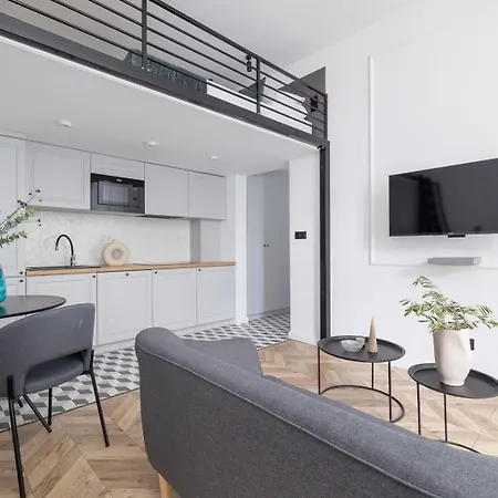 Bright Silver With Balcony - Old Town - By Square *