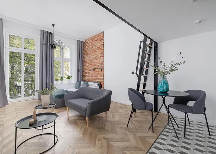 With Balcony - 41 Starowislna Street